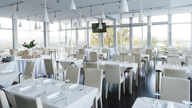 Mediterraneo Restaurant - 9