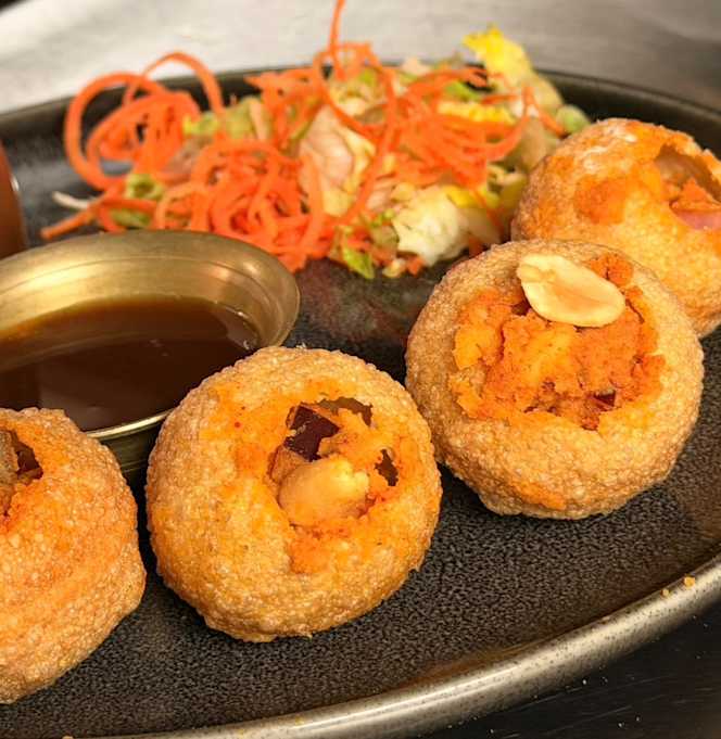 The Everest Restaurant (Nepalese & Indian Cuisine) - 4