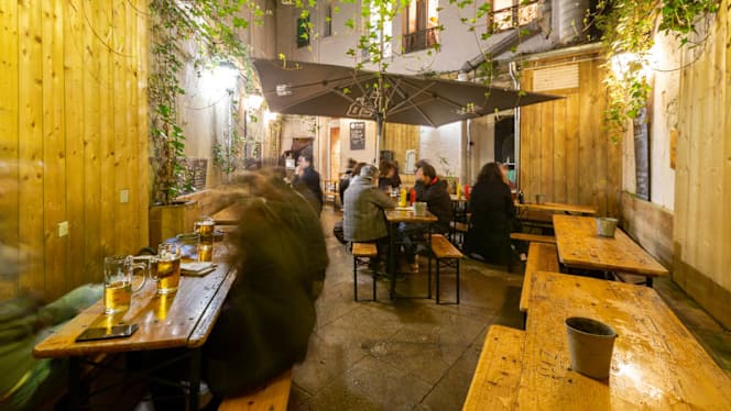 Kiez Biergarten Montmartre - Restaurant - Paris