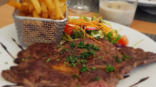 Adonis Brasserie - 5