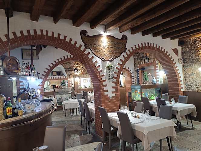 Al Rugantino Ristorante Pizzeria - 9