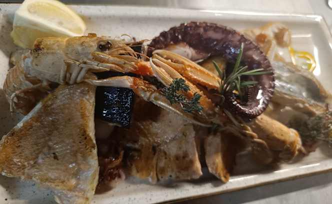 Al Rugantino Ristorante Pizzeria - 1