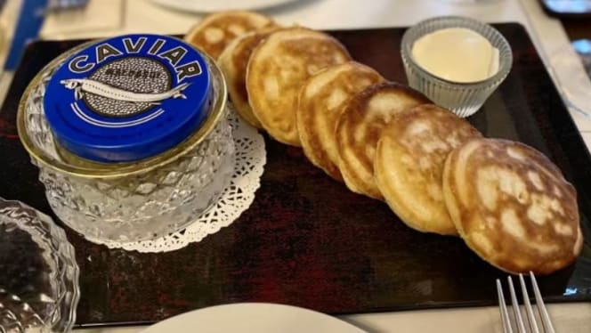 A la Ville de Petrograd - 0