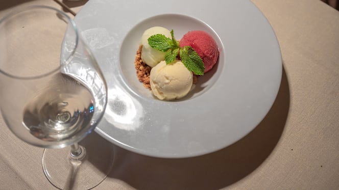 The Stellar Restaurant - 3
