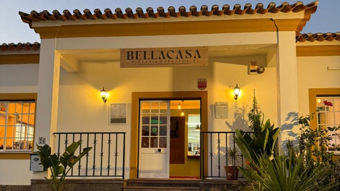 BellaCasa Pizzeria e Trattoria - 2