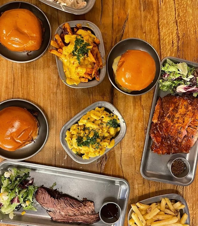 Salt's Smokehouse - 5