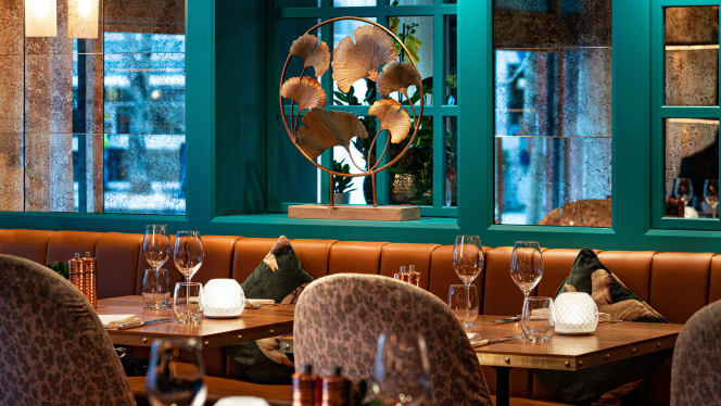 Sloane Place - 6