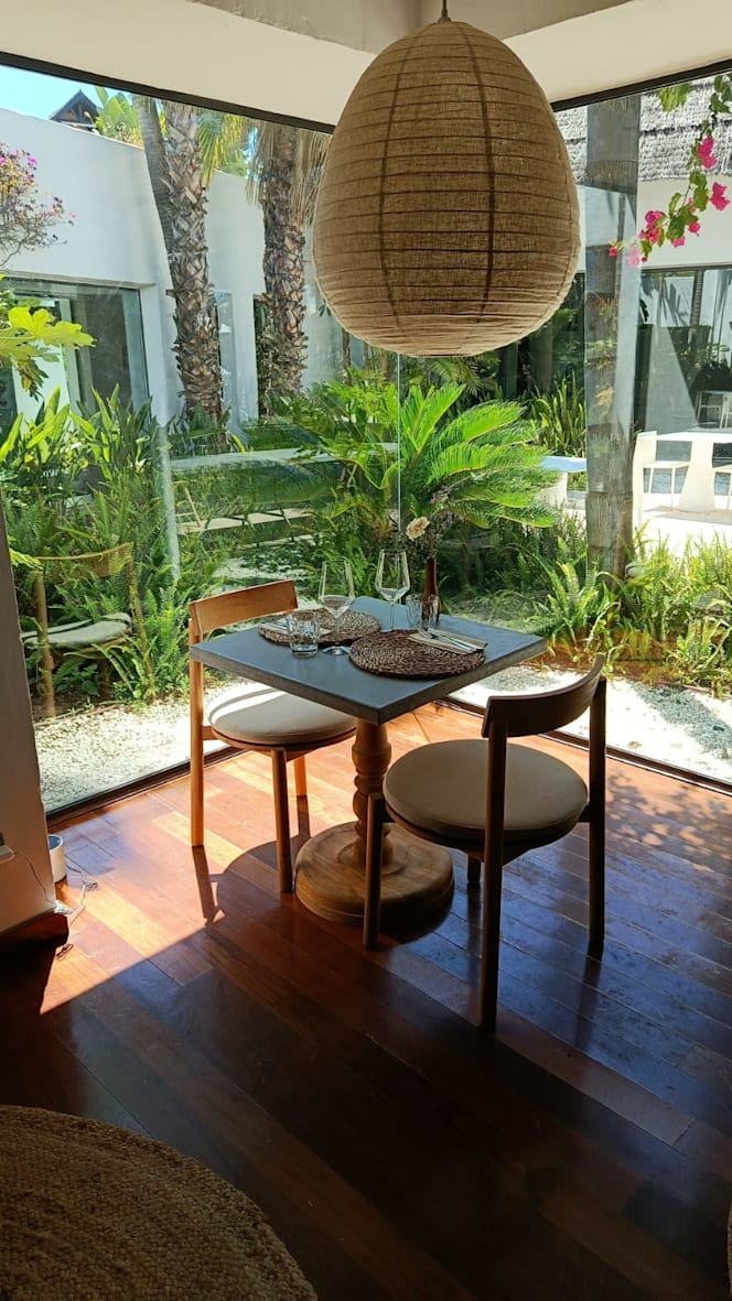 Nom Restaurant - 3