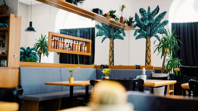 Midi Café & Bistrot - 6