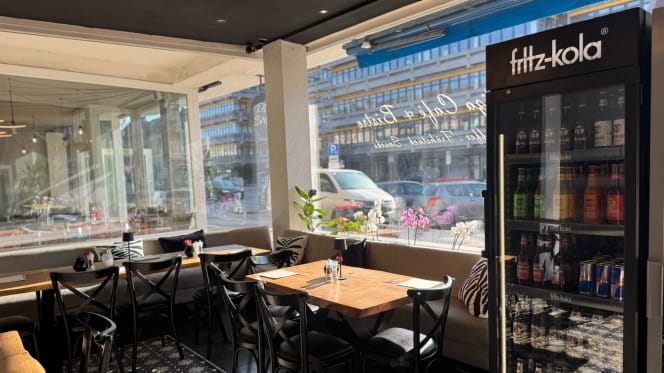 Saliza Cafe + Bistro - 1