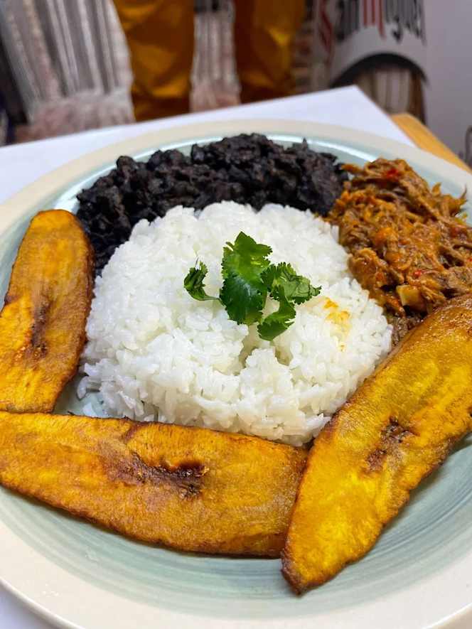 El Arepazo Criollo Alicante - 8