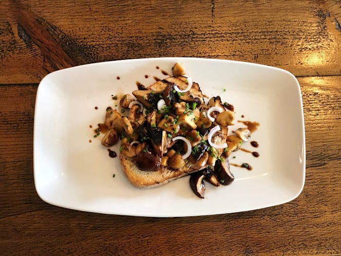 Riva Bar & Restaurant - 6