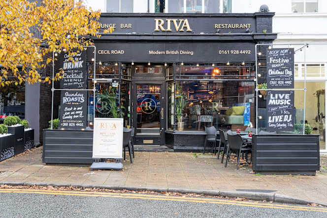 Riva Bar & Restaurant - Hale - 2