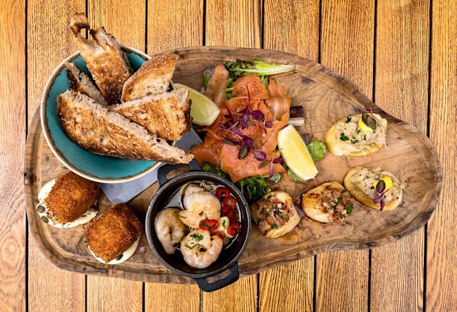 Riva Bar & Restaurant - 4