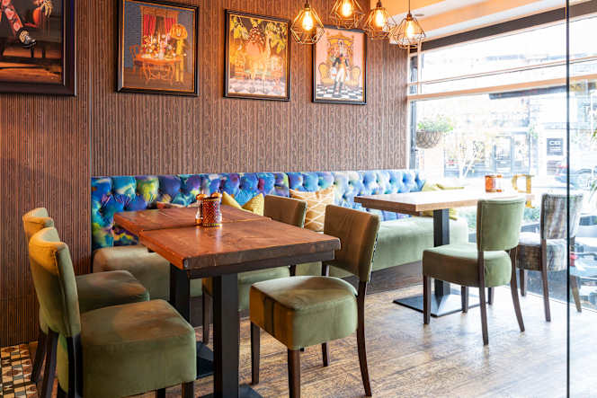 Riva Bar & Restaurant - Hale - 3