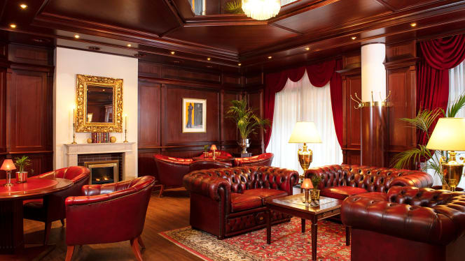 CHEZ VICTOR'S – Brasserie Parisienne - 1