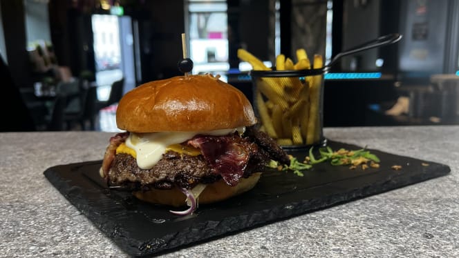Etiler - Smash Burger & More - 1