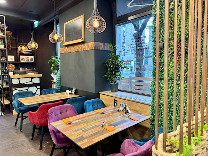 Rooni Restaurant - 2