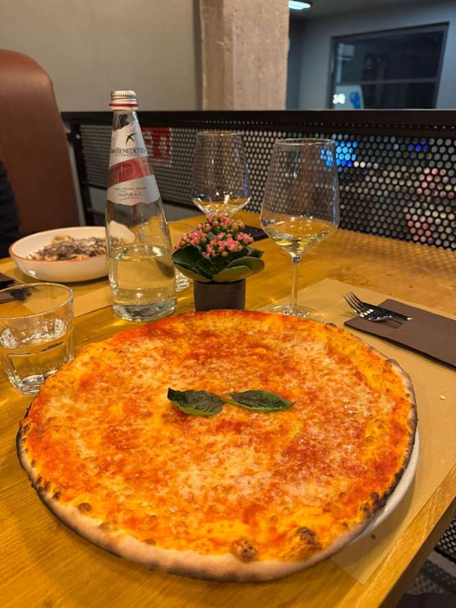 Da Vittoria Pizzeria Cucina e Vino - 3