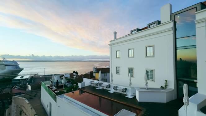 Memmo Alfama Wine Bar & Terrace - 8