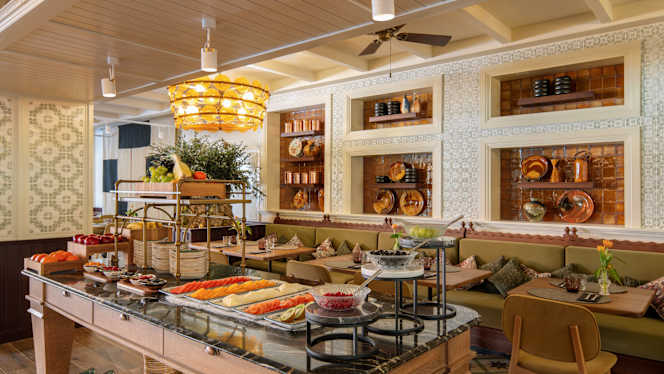 Trotamundos - Only You Sevilla - 1