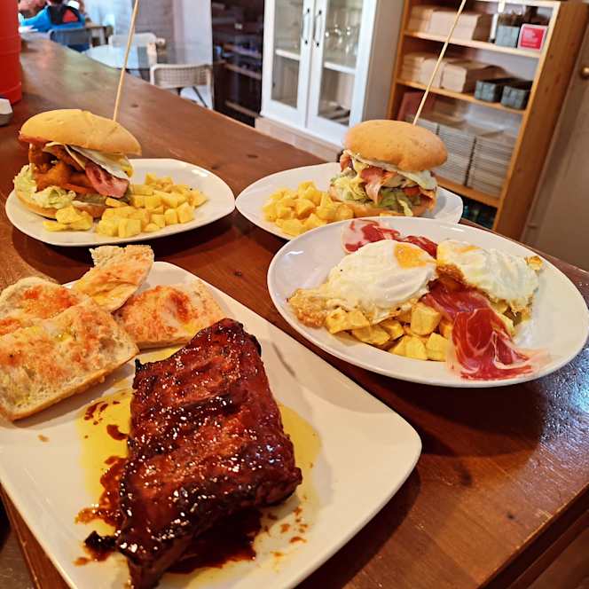 Vermuteria La Vinya - 3