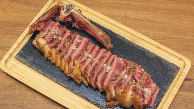Angus Grill Steakhouse Brasserie - 9