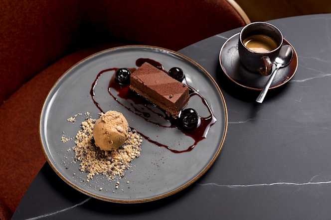 Vibes Restaurant & Bar - 4