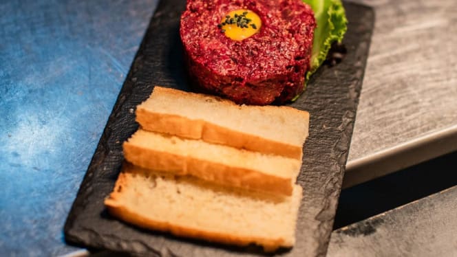 Brutt Champagneria Gastrobar - 1