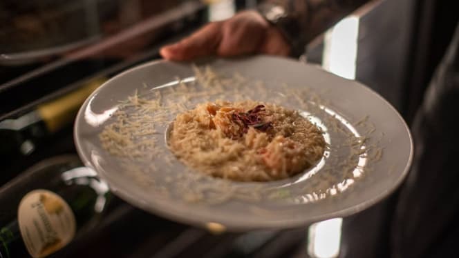 Brutt Champagneria Gastrobar - 9