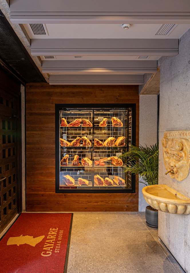 Gayarre  Steak House - 6