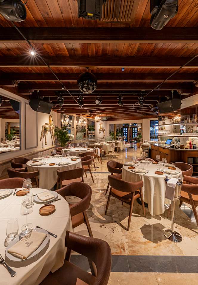 Gayarre  Steak House - 7