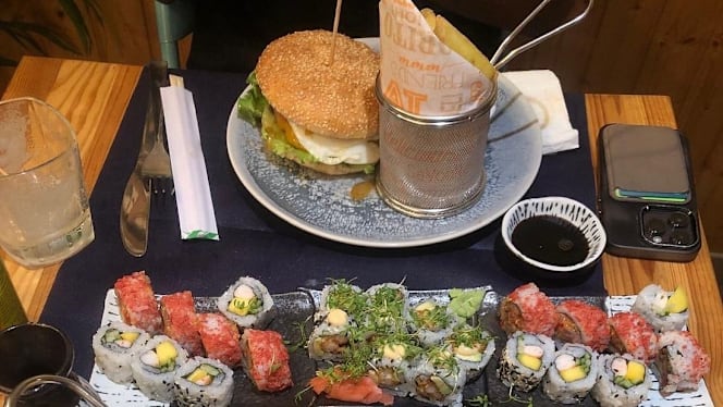 Meet.Me Restaurant - 9
