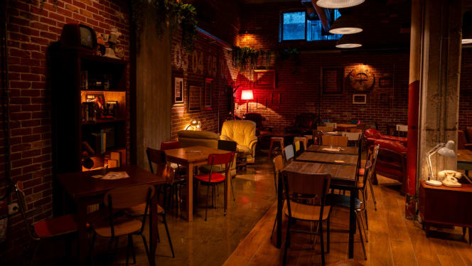 White Rabbit in Rome - Menu, openingstijden, prijzen, adres van ...