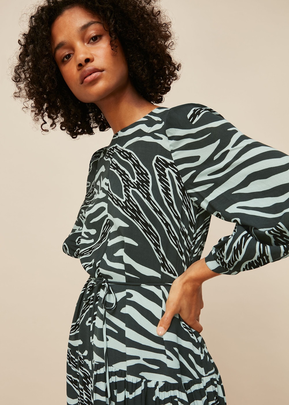 Graphic print dress discount