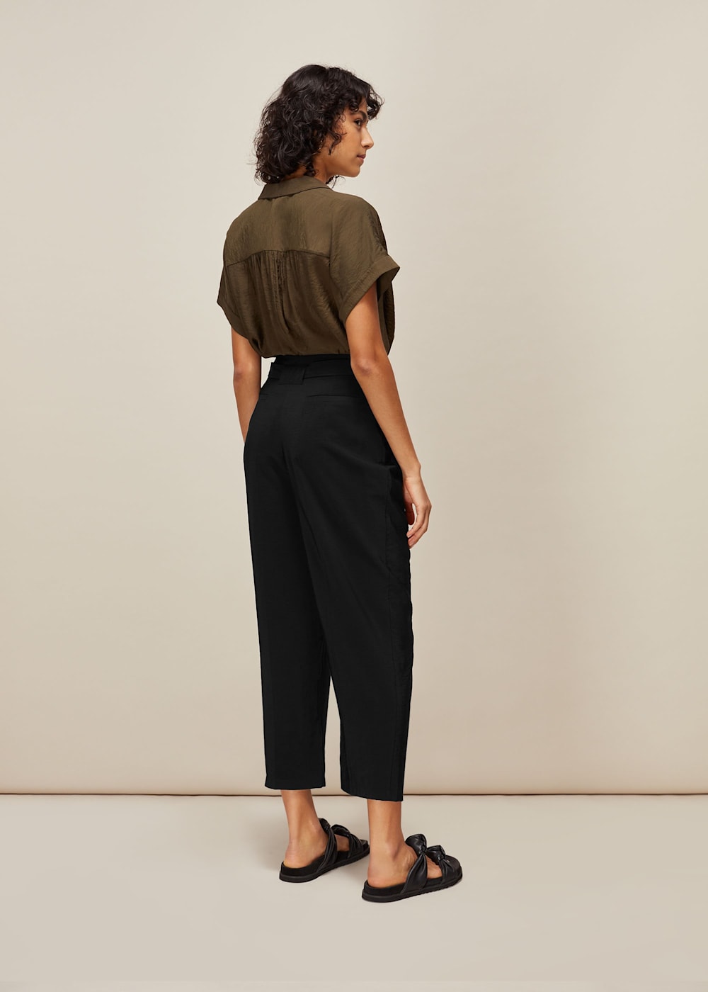 Casual cropped trousers shop
