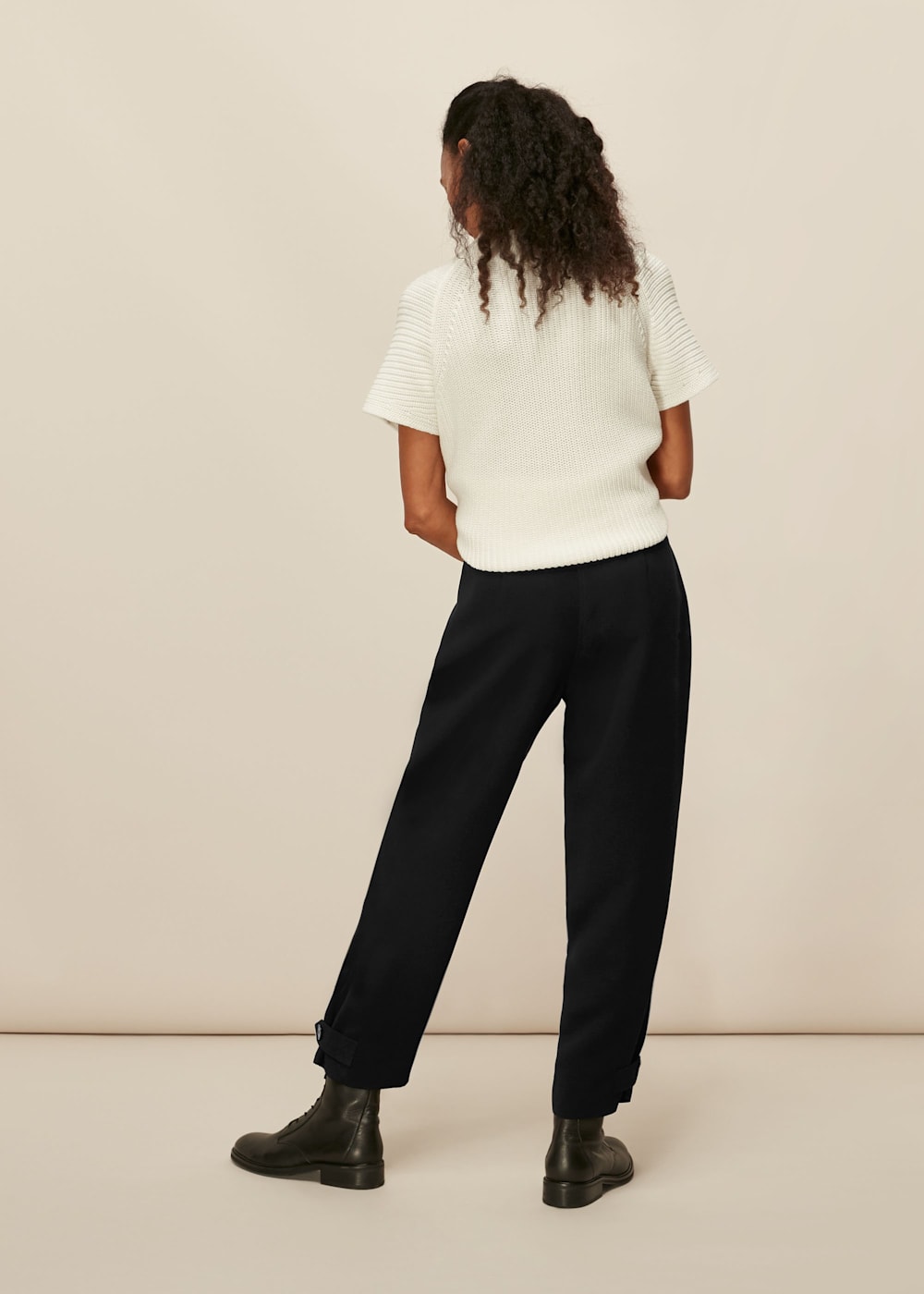 Black peg leg trousers 2025