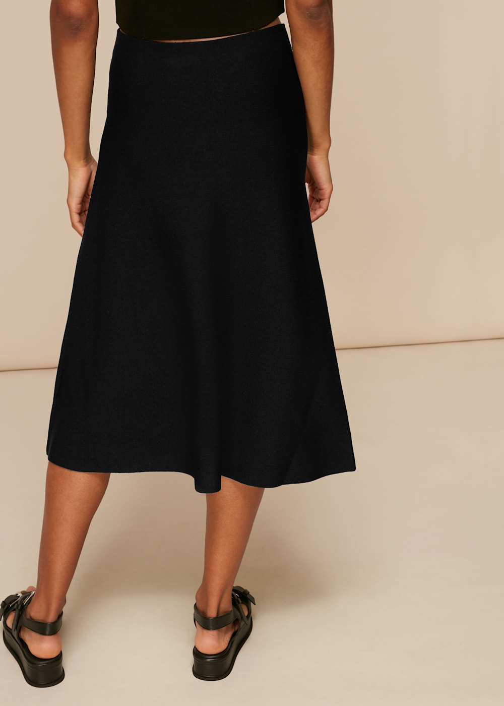 Black flare out skirt discount