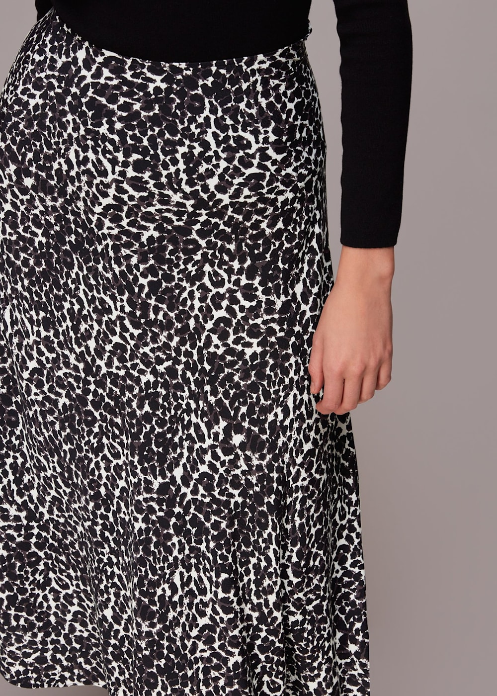Mid length leopard skirts black sales