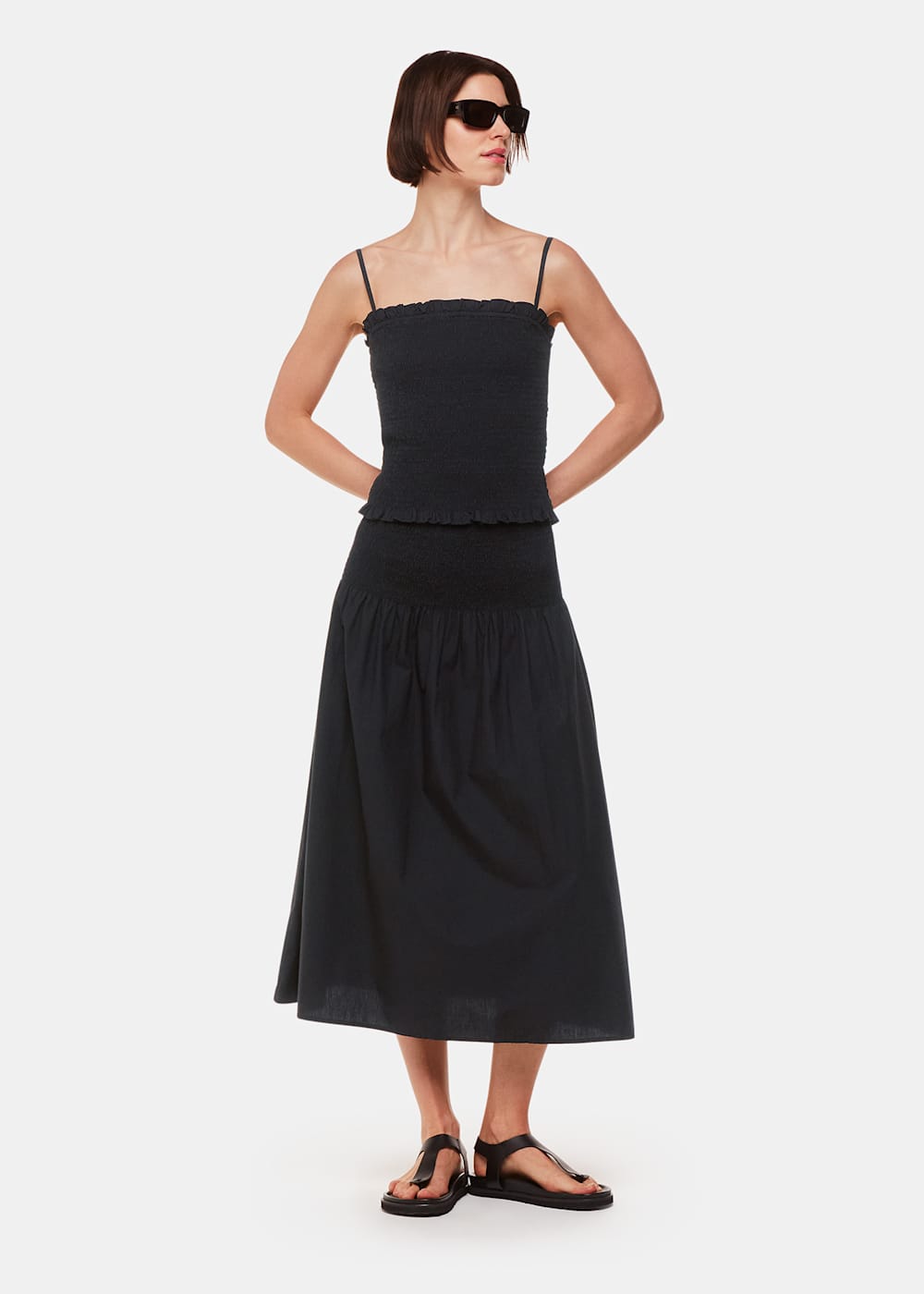 Black midi skirt 00 hotsell
