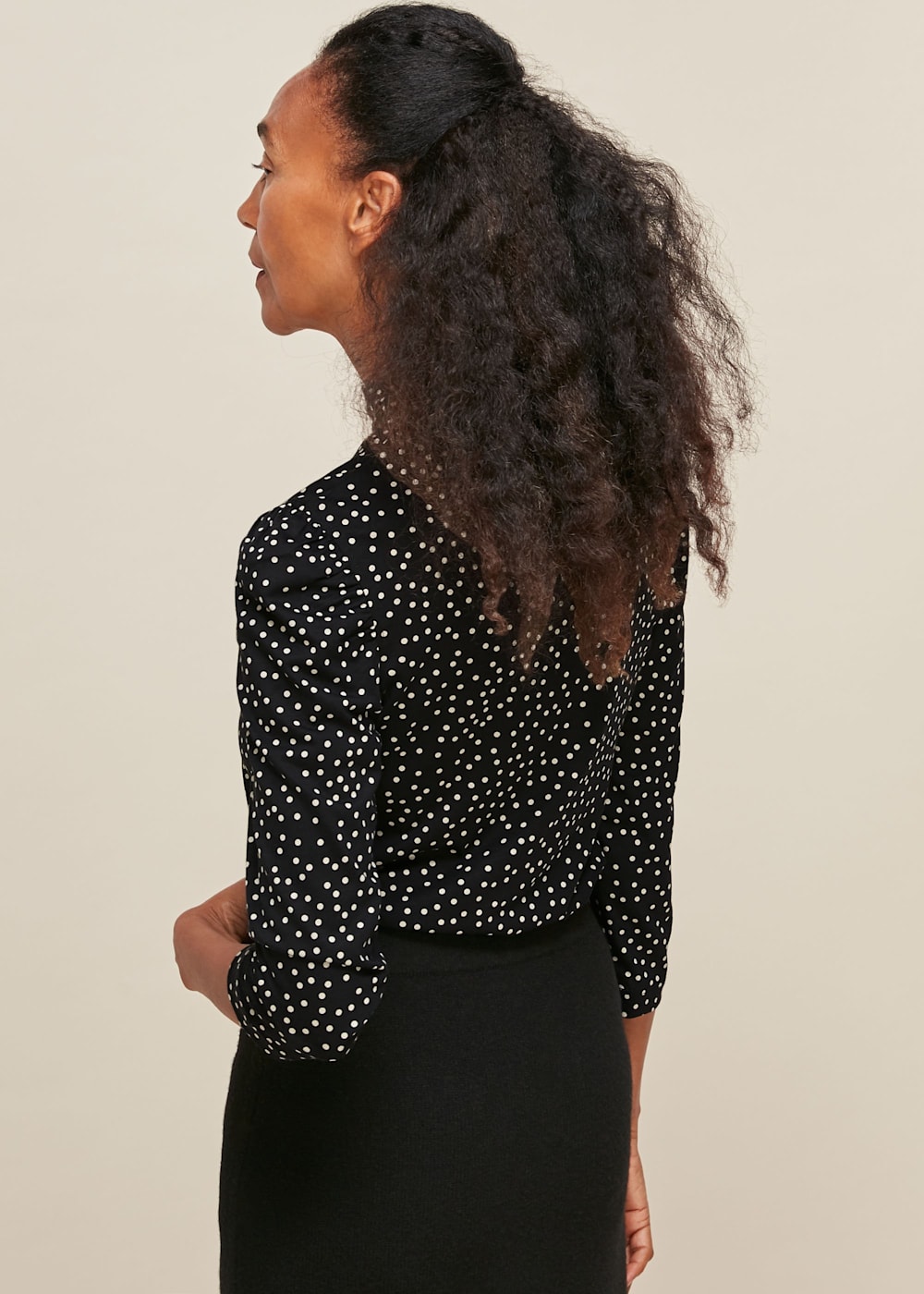 Black and white puff sleeve top discount