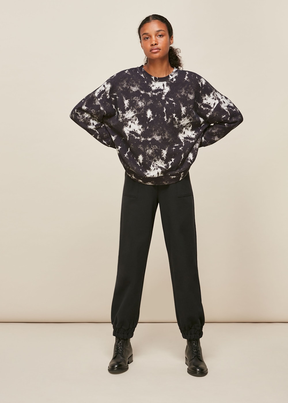 Black and white tie dye sweatshirt sales