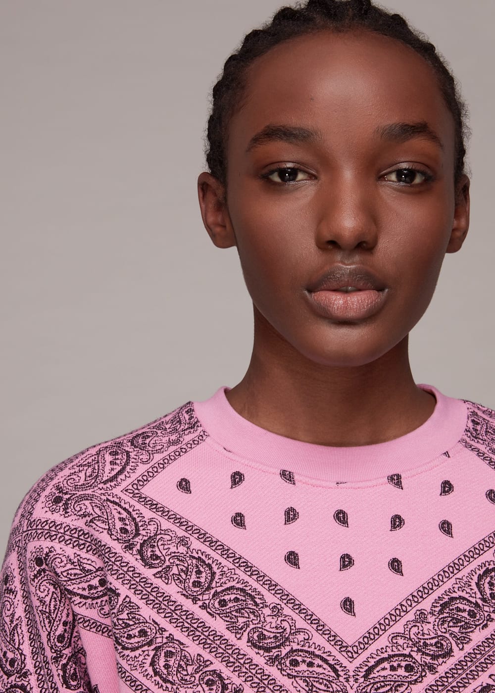 Black Bandana Printed Fleece Crewneck – VintageHavana.com