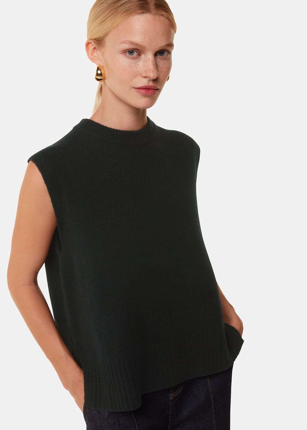 Women's black sleeveless sweater vest online
