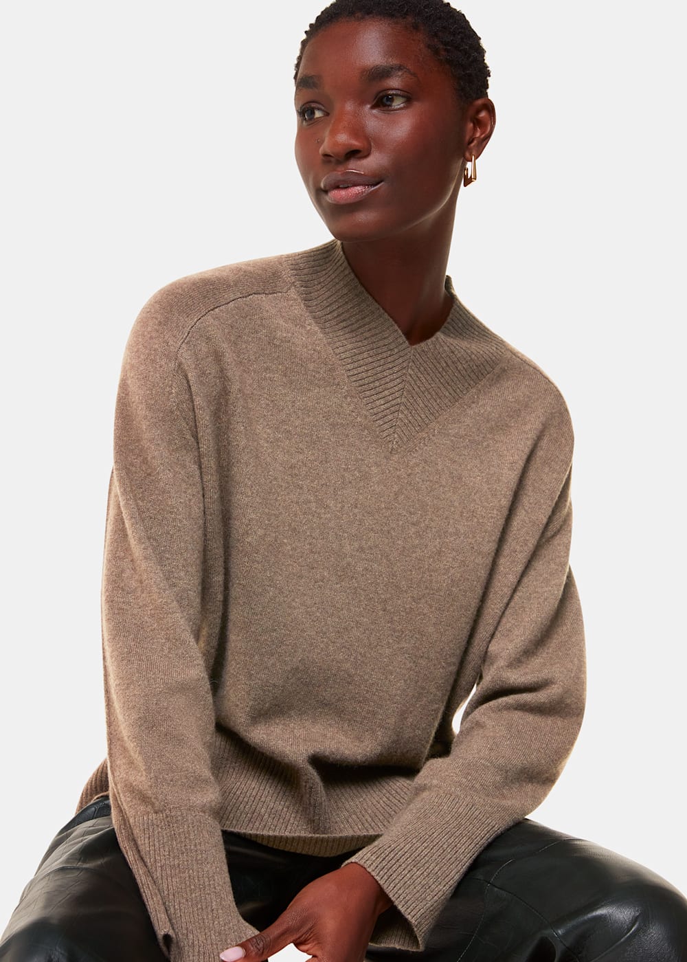 Crew neck sweater with collared shirt womens online