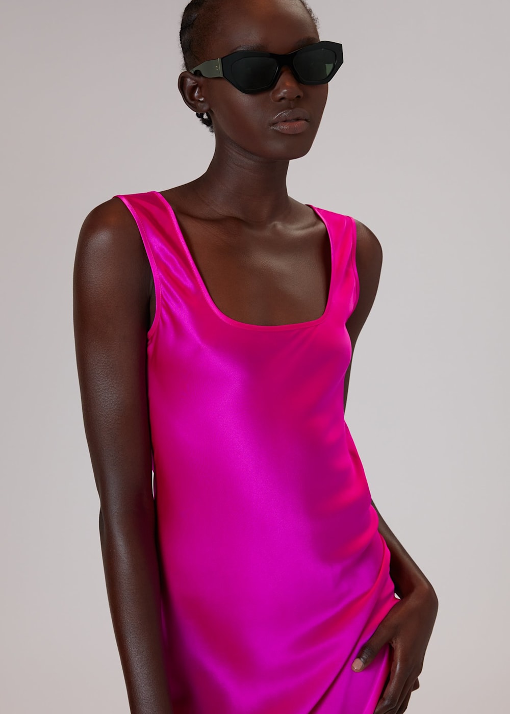 Active wear sunglasses top