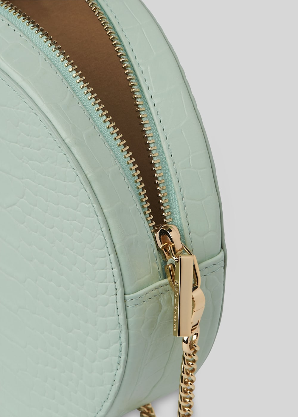 Whistles round bag 2025