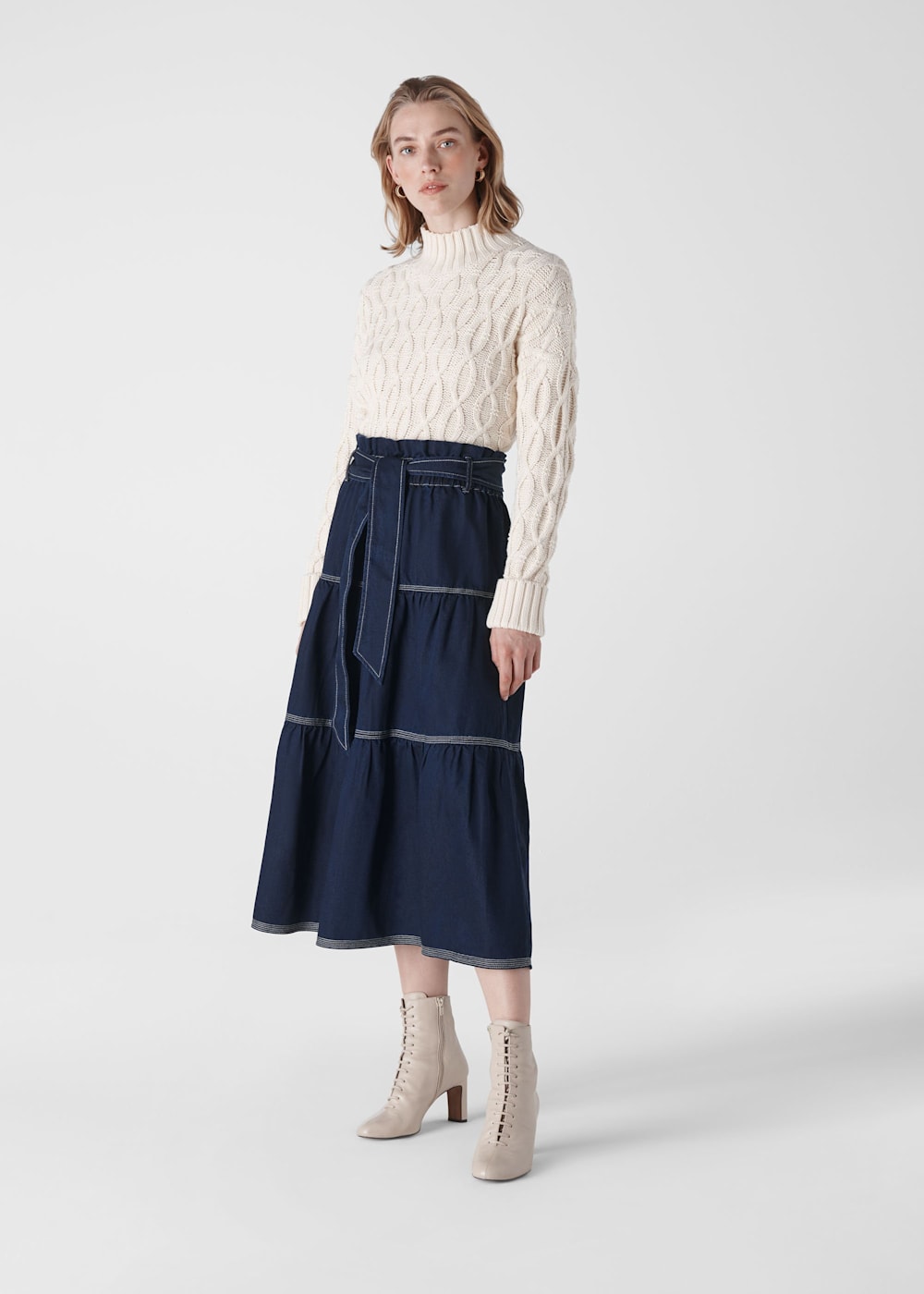 Black denim skirt outfit zelda 2025