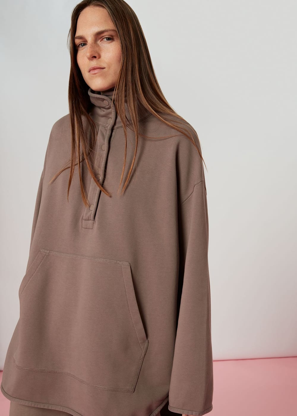 High neck sweatshirt 2025