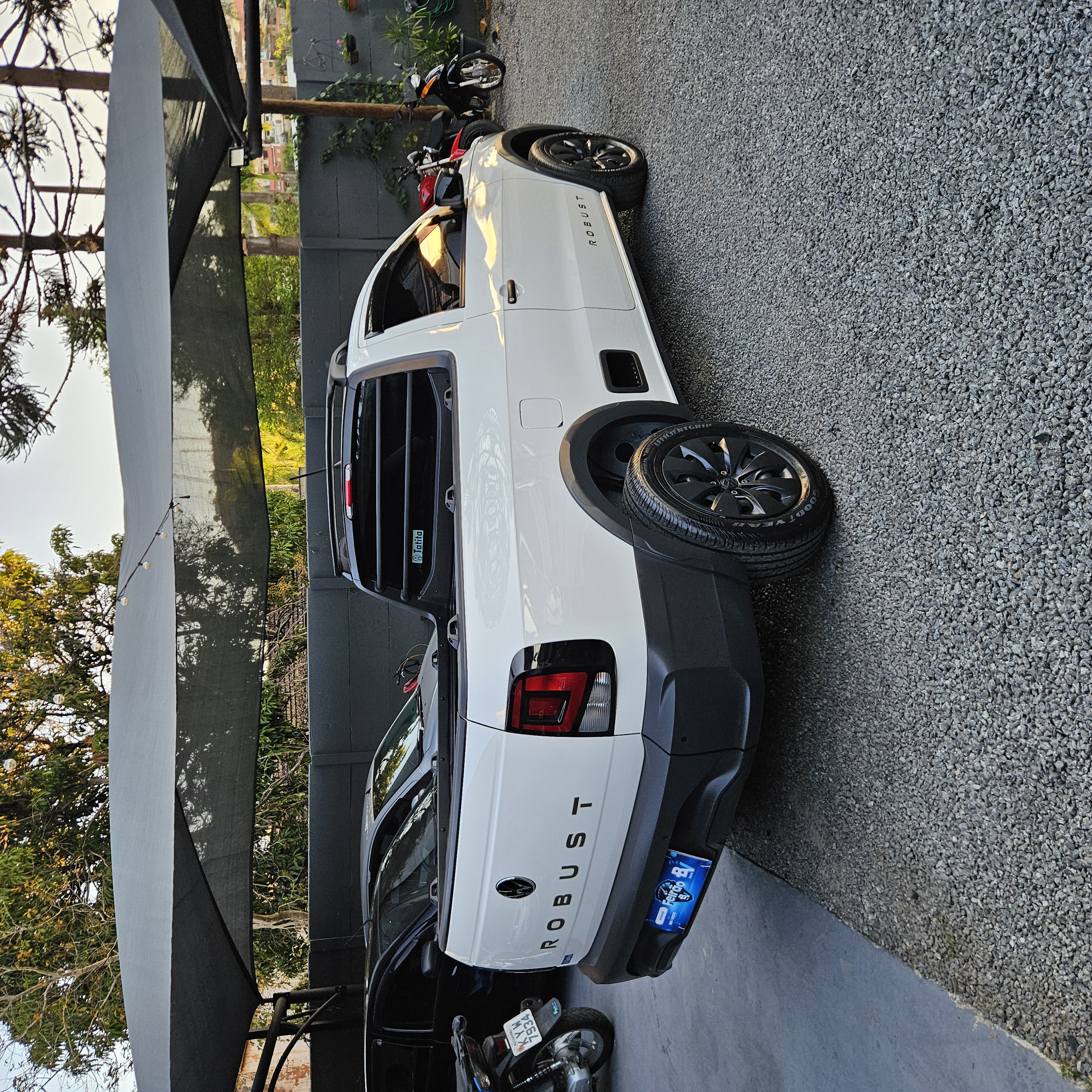 VOLKSWAGEN Saveiro Robust miniatura 9